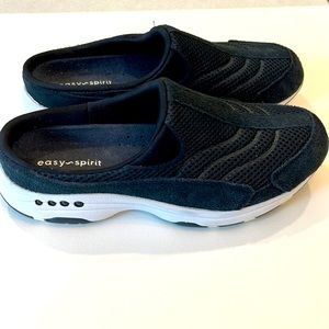 Easy Spirit Slip on sneakers
